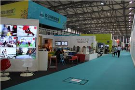 上海辦公家具展——碧江家具小編現場拍攝