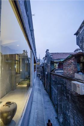 上海辦公家具廠家:鬧市深處的1305工作室