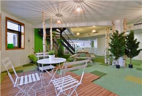 上海辦公家具廠家:草原風前臺洽談區