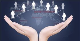 上海辦公家具廠家如何擁抱互聯(lián)網(wǎng)?