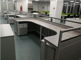 辦公桌屏風(fēng)隔斷廠家