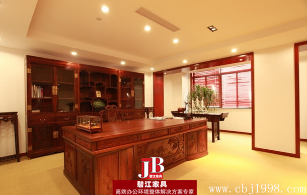曼姿襪業(yè)總經(jīng)理辦公室