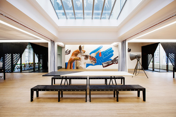 上海辦公家具廠——超級(jí)英雄數(shù)碼公司辦公室