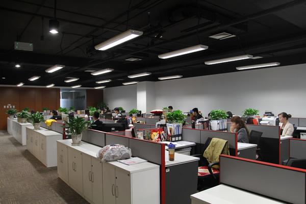 上海辦公家具廠家——碧江辦公家具網為漢今國際打造的職員辦公區2