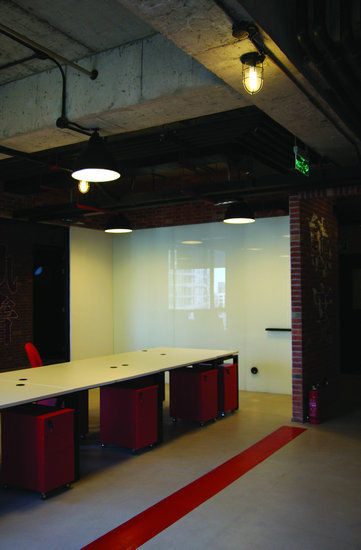 上海辦公家具廠家——工業風下的公共白板區 上海辦公家具廠家——工業風下的公共白板區