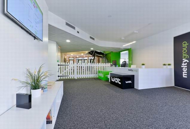 上海辦公家具廠家:草原風(fēng)前臺(tái)接待區(qū)