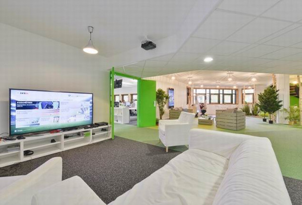 上海辦公家具廠家:草原風(fēng)前臺(tái)休閑區(qū)