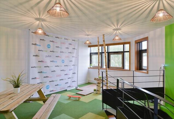 上海辦公家具廠家:草原風(fēng)前臺(tái)休閑區(qū)