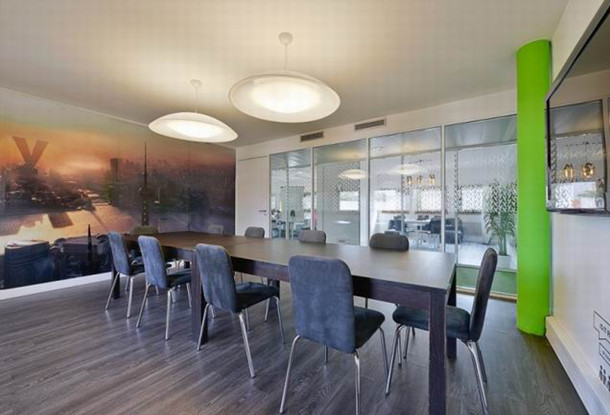 上海辦公家具廠家:草原風(fēng)前臺(tái)會(huì)議室