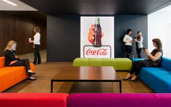 上海辦公家具廠家:可口可樂公司休閑區(qū)