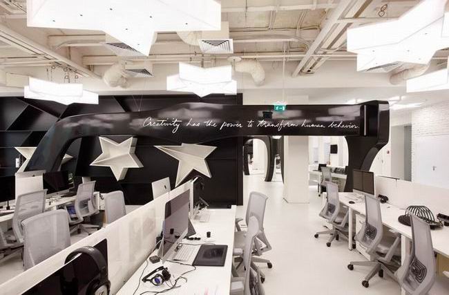 上海碧江辦公家具帶給您異樣的配鏡工作環(huán)境 上海碧江辦公家具帶給您異樣的配鏡工作環(huán)境