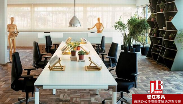 現(xiàn)代時尚會議桌