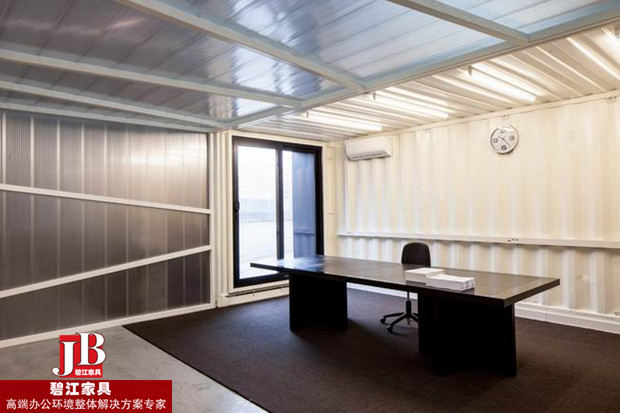 集裝箱內的辦公室