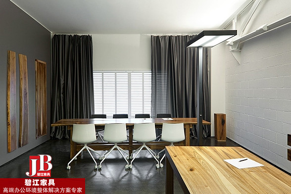 碧江辦公家具網給廣電集團一站式配置的高端辦公家具空間