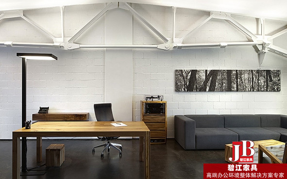 碧江辦公家具網給廣電集團一站式配置的高端辦公家具空間