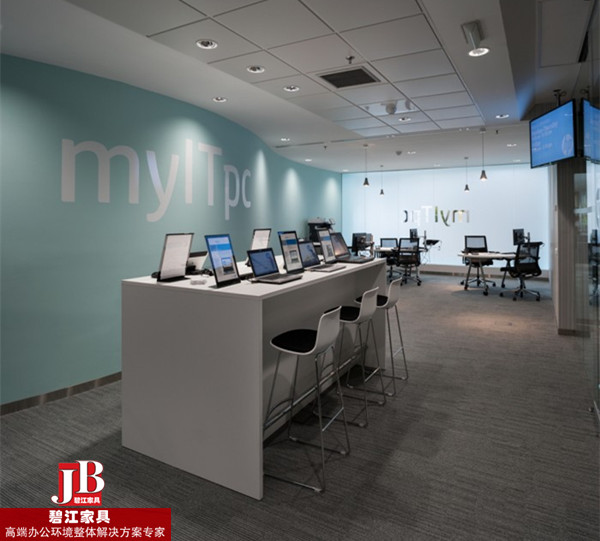 惠普產(chǎn)品展示區(qū)辦公家具配置