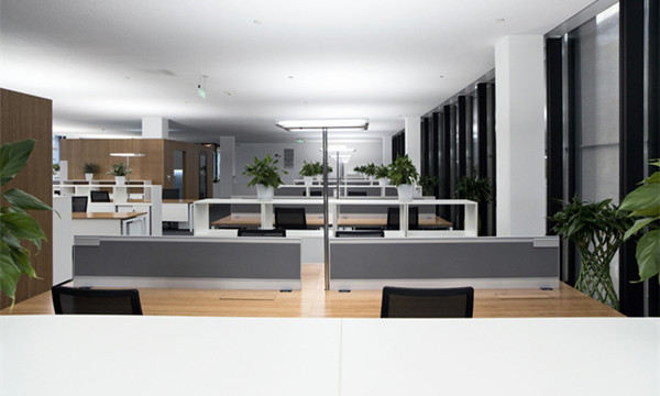 碧江辦公家具為羅氏制藥職員辦公區(qū)配置的辦公家具