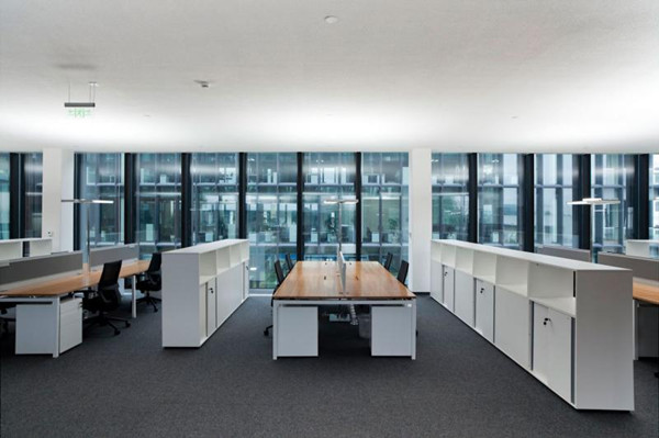 碧江辦公家具為羅氏制藥職員辦公區(qū)配置的辦公家具