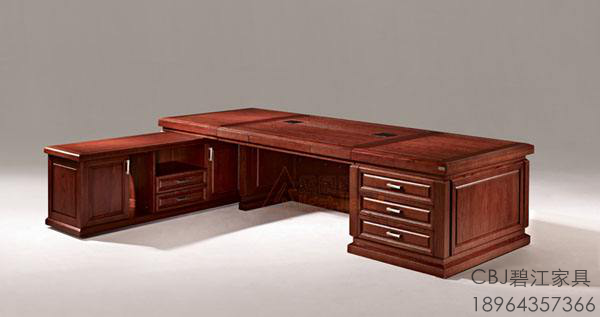 辦公家具大班臺要如何進行選擇呢? 辦公家具大班臺要如何進行選擇呢?