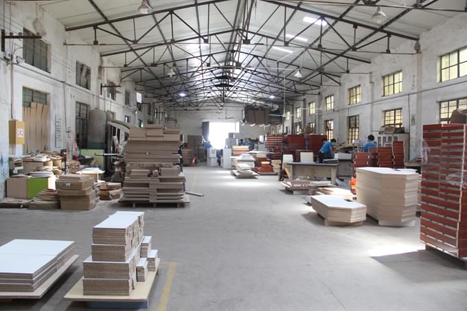 碧江膠板二部生產(chǎn)現(xiàn)場(chǎng) 碧江膠板二部生產(chǎn)現(xiàn)場(chǎng)