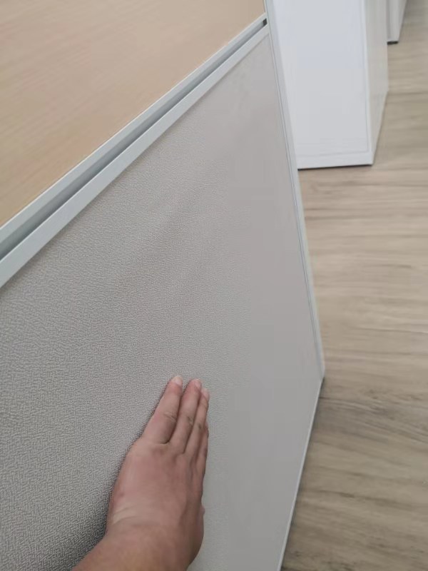 辦公桌屏風式隔斷 辦公桌屏風式隔斷